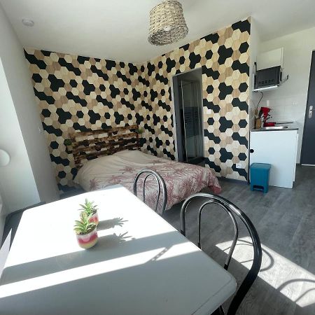Studio Petit Plus Gaming ! Calais Extérieur photo